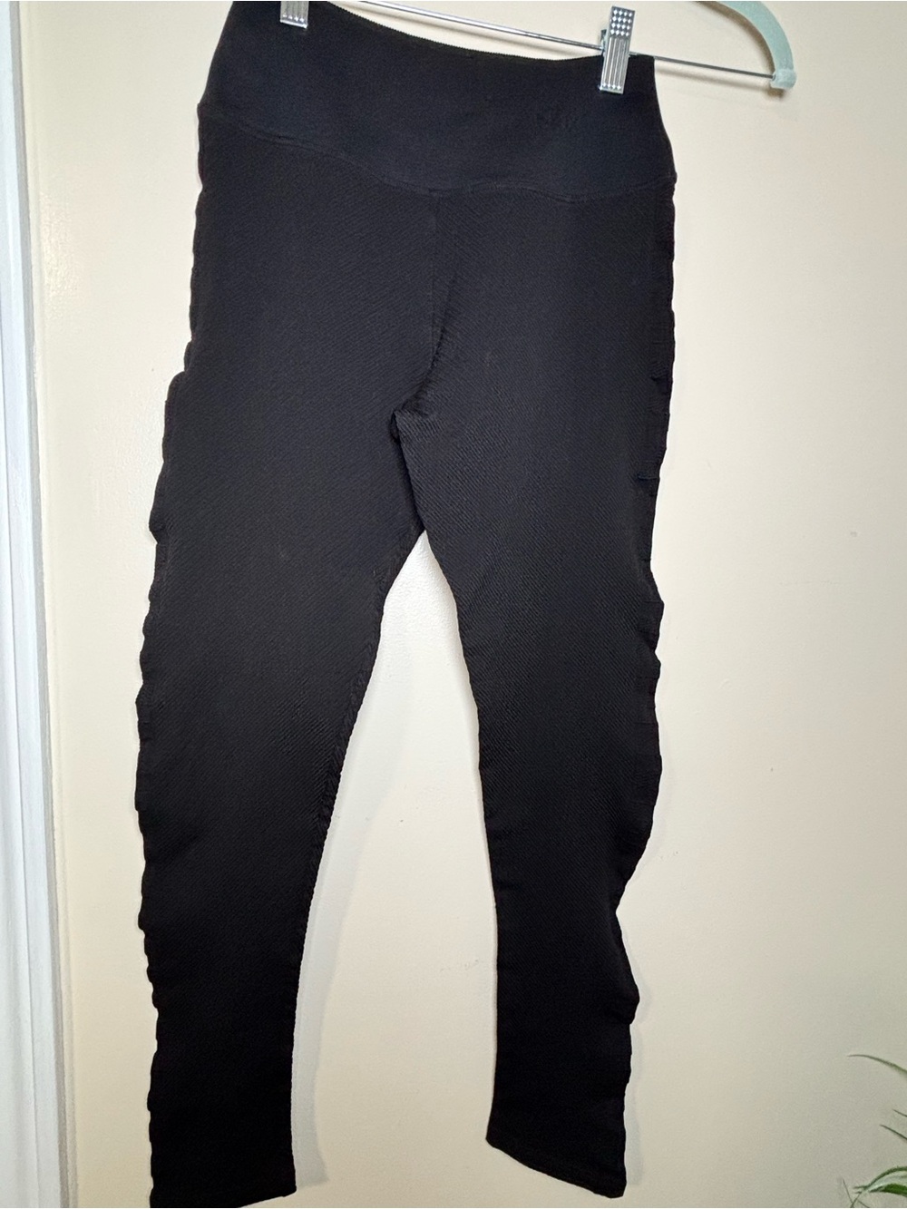 NUX Black Ribbed Ruched Side High Rise Yoga Leggings Small